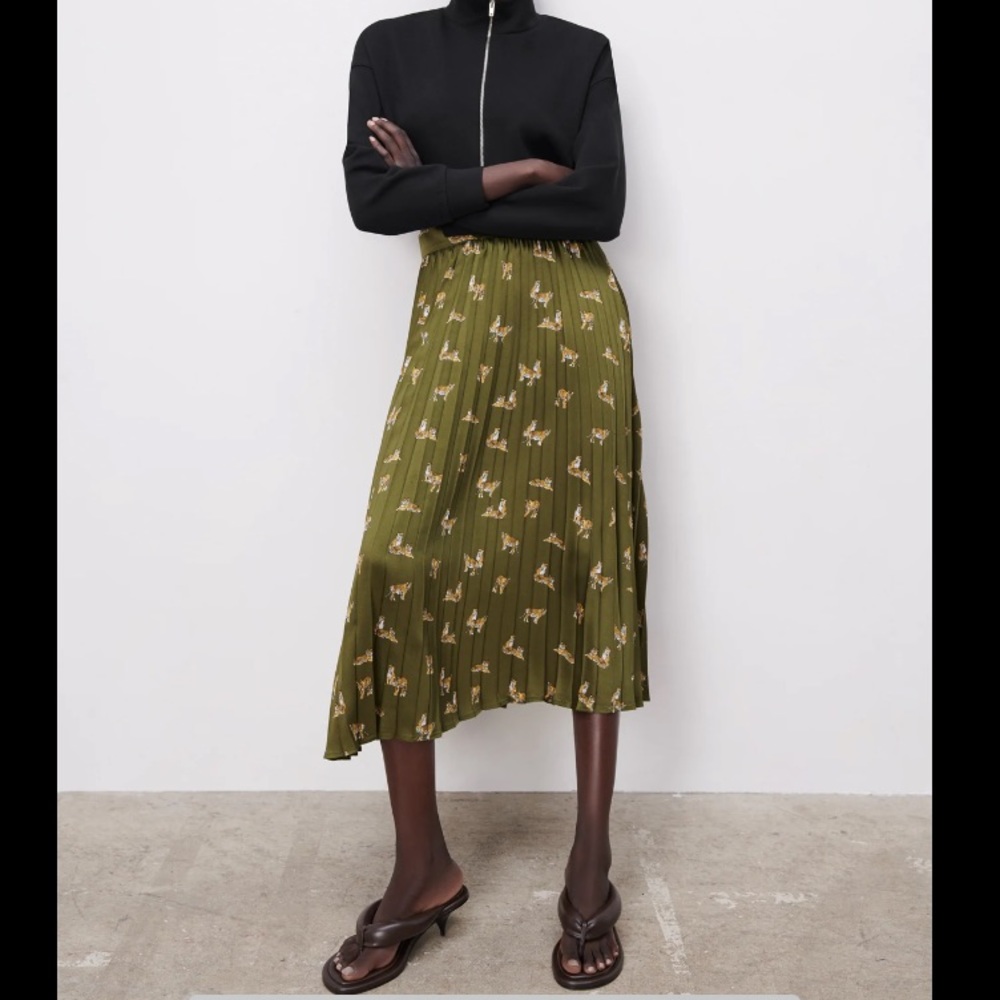 Zara tiger printed, pleated satin midi skirt 🐅